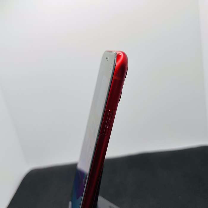 Apple iPhone 11 64GB Product Red (6 Month Warranty) - Minor Bright Spots