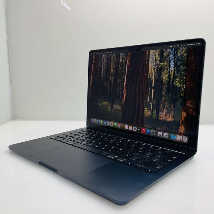 Apple MacBook Air 13-Inch M4 10 CPU/ 8 GPU (2025) 24GB RAM 512GB SSD Midnight (12 Month War...