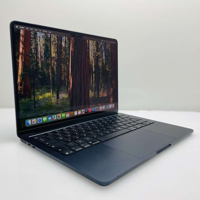 Apple MacBook Air 13-Inch M4 10 CPU/ 8 GPU (2025) 24GB RAM 512GB SSD Midnight (12 Month War...