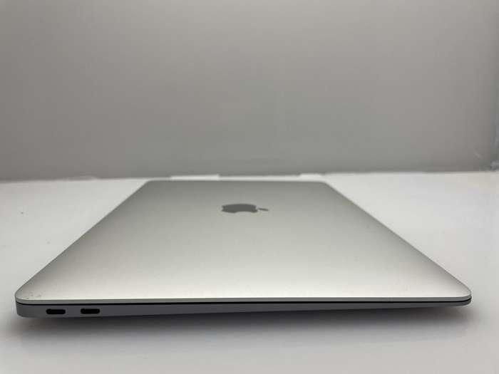 Apple MacBook Air 13-Inch Core i5 1.60GHz (Late 2018) 8GB RAM 256GB SSD Grey/Silver (6 Mont...