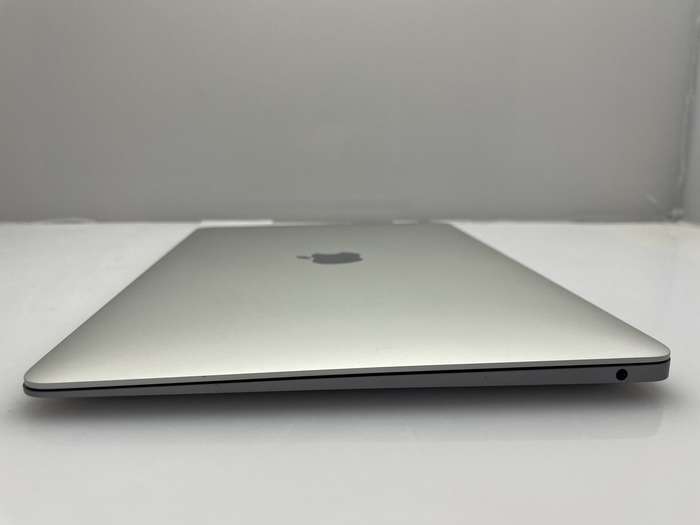Apple MacBook Air 13-Inch Core i5 1.60GHz (Late 2018) 8GB RAM 256GB SSD Grey/Silver (6 Mont...