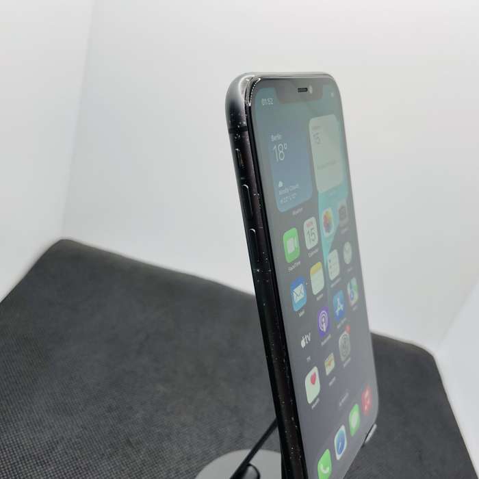 Apple iPhone 11 64GB Black (6 Month Warranty)