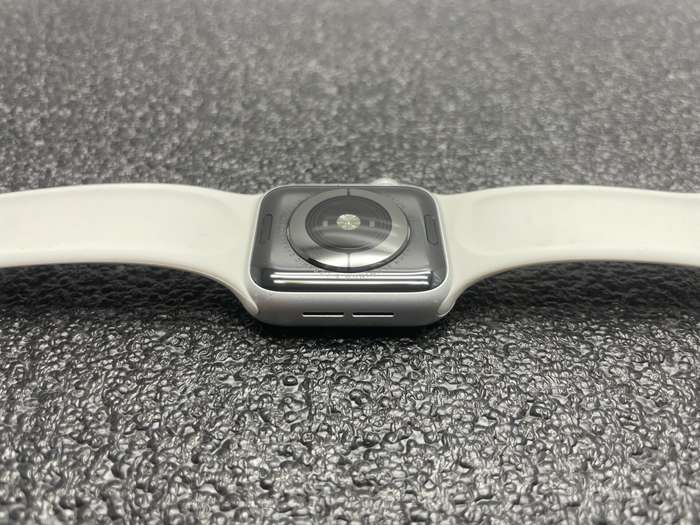 Apple Watch Series 5 40mm GPS Only Aluminium Silver (3 Month Warranty)  With White Straps