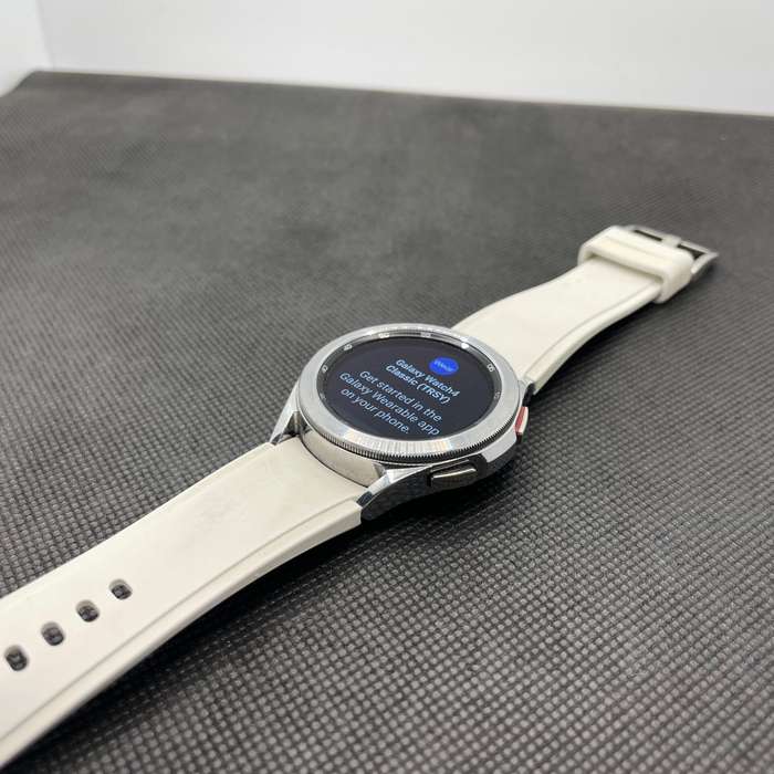 Samsung Galaxy Watch 4 Classic LTE Silver  With White Straps