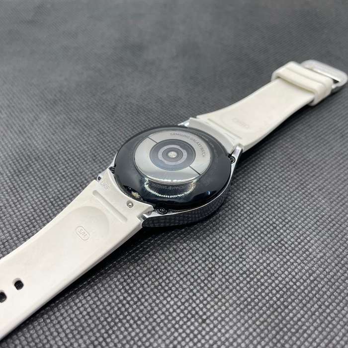 Samsung Galaxy Watch 4 Classic LTE Silver  With White Straps
