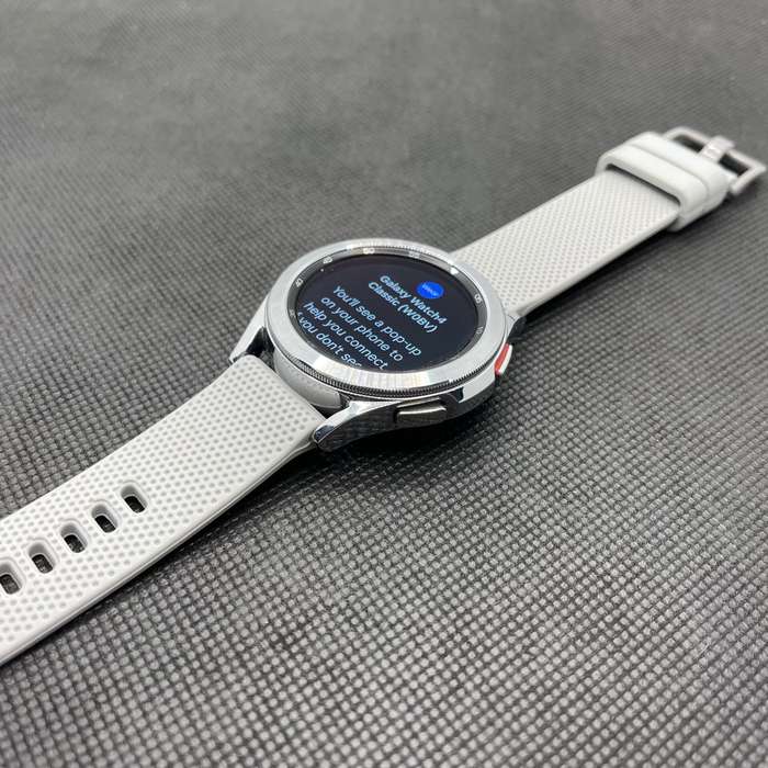 Samsung Galaxy Watch 4 Classic 46mm LTE Silver  With Grey Straps
