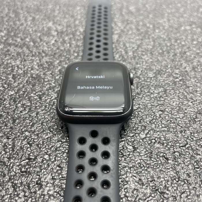 Apple Watch Series 5 44mm GPS Only Aluminum Space Grey - With Black Nike Straps - Cracked Screen