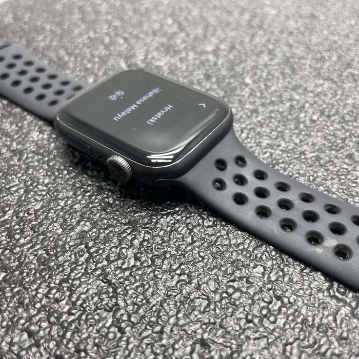Apple Watch Series 5 44mm GPS Only Aluminum Space Grey - With Black Nike Straps - Cracked Screen