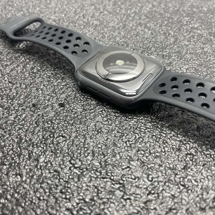 Apple Watch Series 4 Nike Plus 44mm GPS Only Space Grey (3 Month Warranty)  With Black Nike Pl...