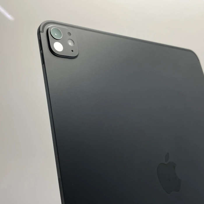 Apple iPad Pro 13" (2024) Wifi Only 256GB Space Black (12 Month Warranty) - Mint Condition