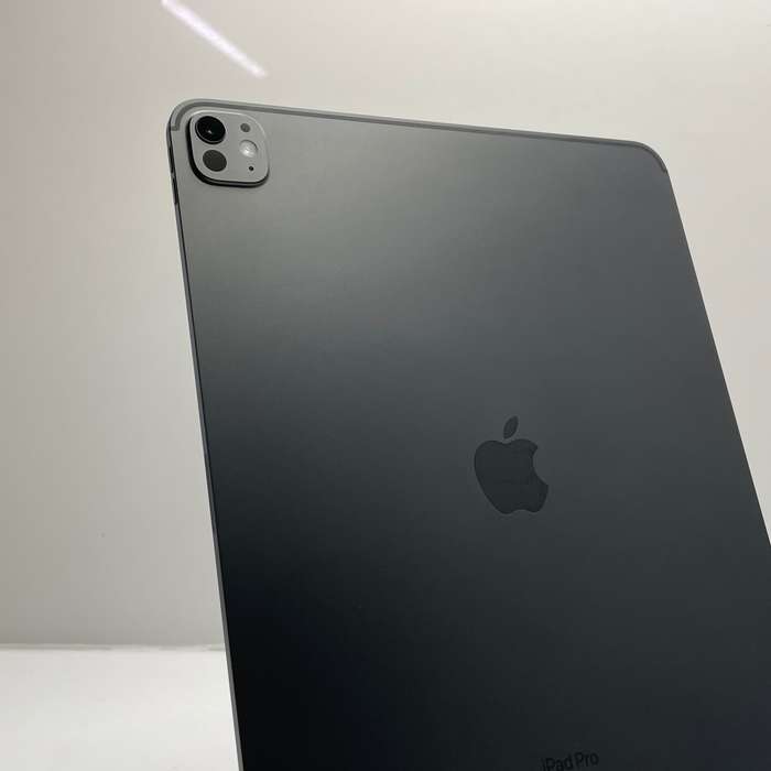 Apple iPad Pro 13" (2024) Wifi Only 256GB Space Black (12 Month Warranty) - Mint Condition