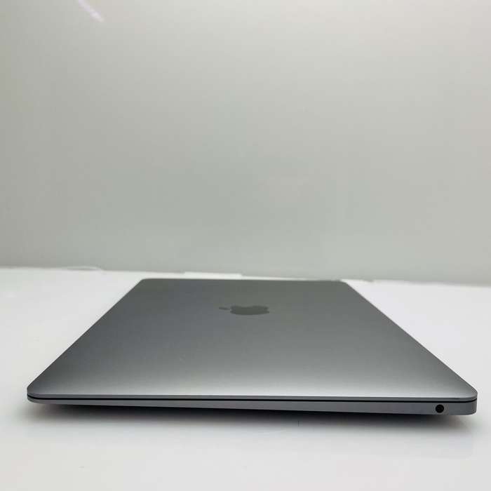 Apple MacBook Air M1 13-Inch 8 GPU/7 CPU (2020) 8GB RAM 256GB SSD Space Gray (12 Month Warr...