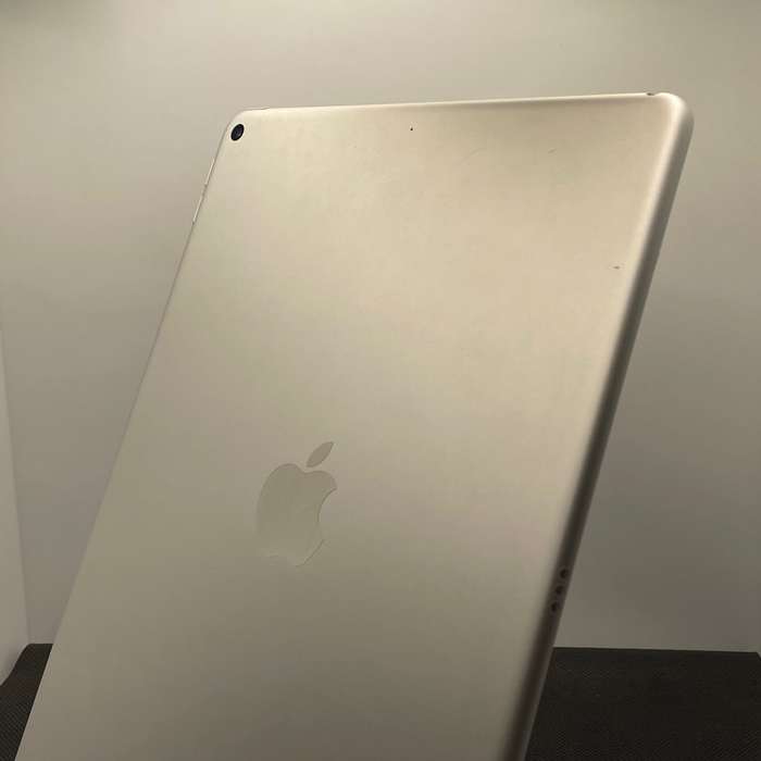 iPad Air 3rd Gen 64GB (Wi-Fi Only) Silver - Bright Spots | LCD Lines | Dim Backlight