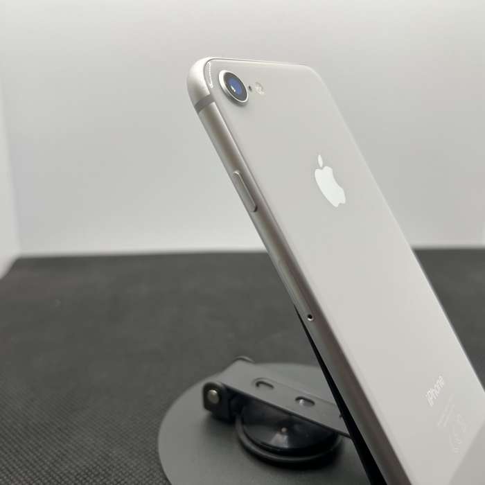 Apple iPhone 8 256GB Silver - Minor Bright Spots