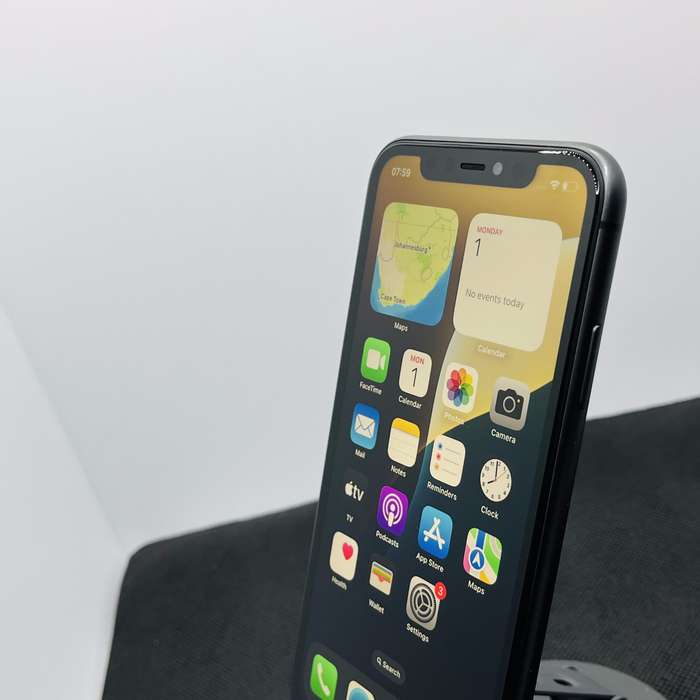 Apple iPhone 11 256GB Black (6 Month Warranty)