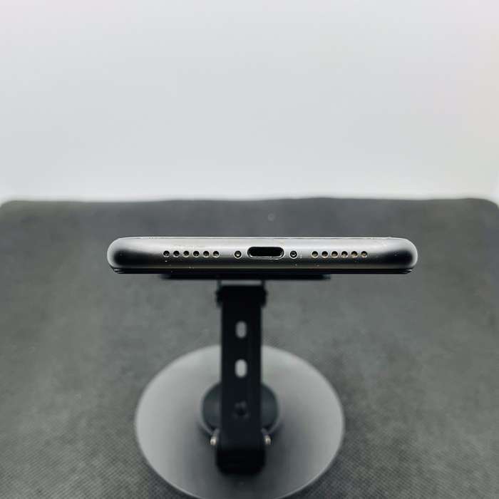 Apple iPhone 11 256GB Black (6 Month Warranty)