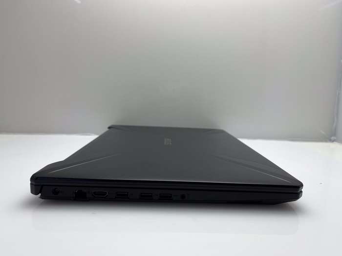 Asus FX705D Ryzen 7 2.30GHz 32GB RAM 256GB SSD Black - Minor Bright Spots And GPU Doesn't Work