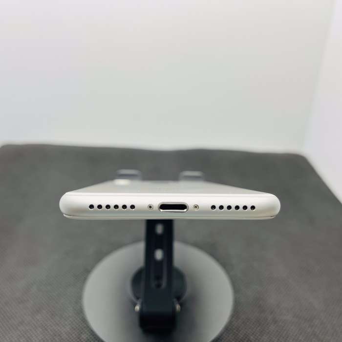 Apple iPhone 8 64GB Silver  Minor Bright Spots