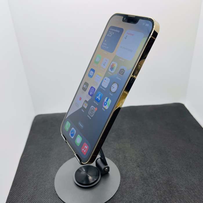 Apple iPhone 13 Pro Max 256GB Gold (12 Month Warranty) - Blurry Front Camera