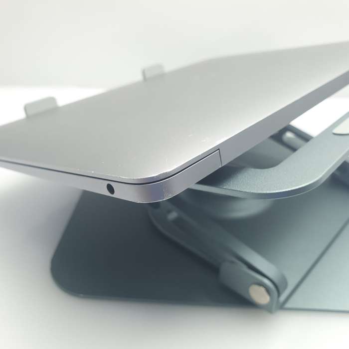 Apple MacBook Air 13-inch M1 8 CPU/7 GPU (2020) 8GB RAM 256GB SSD Space Gray (12 Month Warr...
