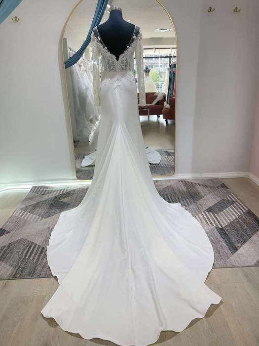 Alison, long sleeve crepe wedding dress.