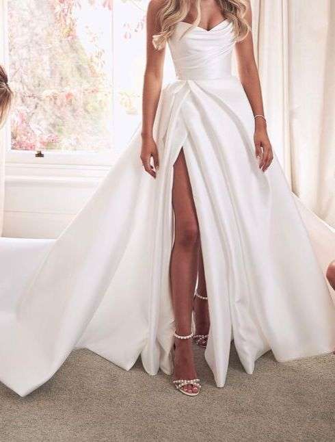 (Rental)Felicia, Satin boob-tube side slit A-line wedding dress.