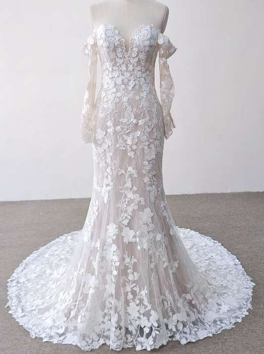 (RENTAL) Melody, Boob-tube long sleeve lace detailed mermaid wedding dress.