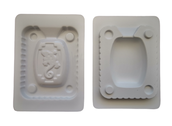 FWS313 3-D Round Rectangle Gecko Mould - 160g - PVC