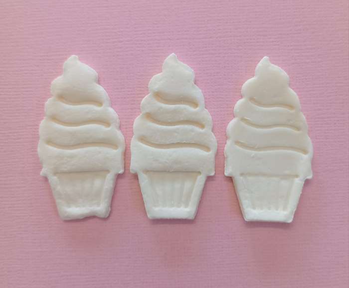 Soap Embeds - Cupcake (Blank) - 14pc