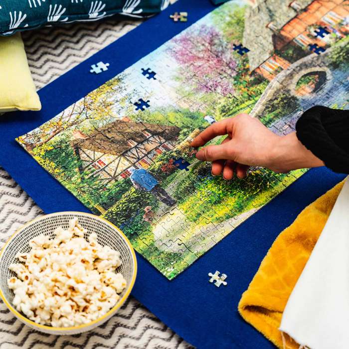 Gibsons - Cottage by the Brook - Jigsaw Puzzle - 636pcs
