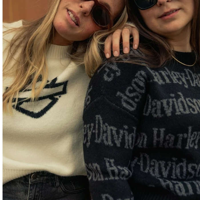 Women's Repeat Print Sweater - M