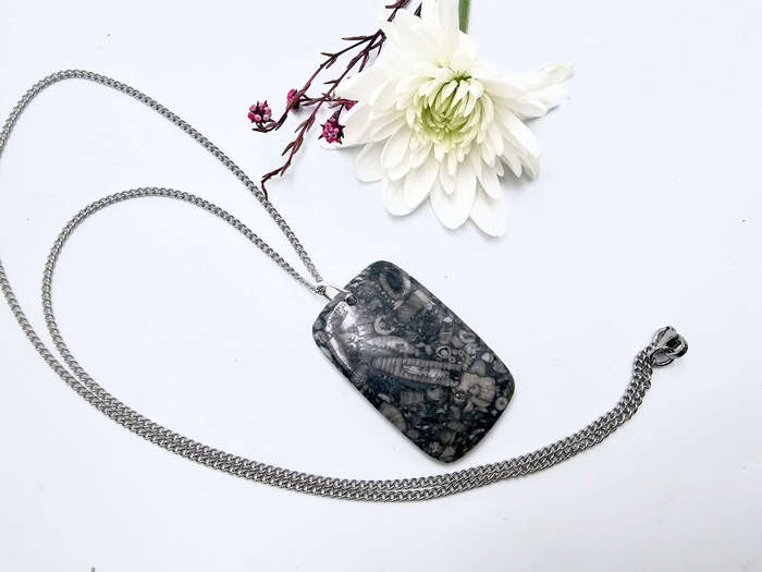 Turritella Agate Square Necklace
