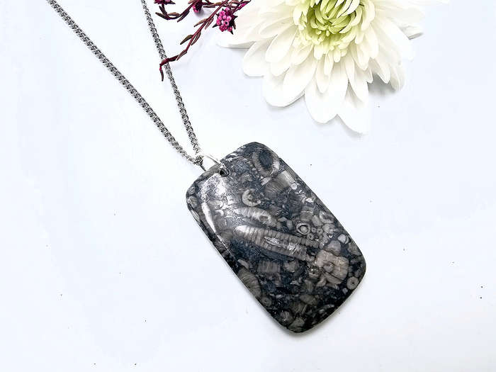 Turritella Agate Square Necklace