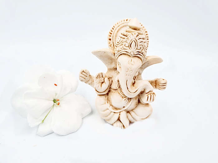 Ganesha Statue - Hindu God Of Prosperity (9cm)