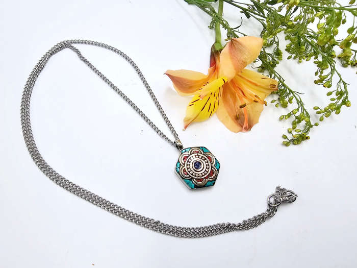 Tibetan Necklace Hex Flower