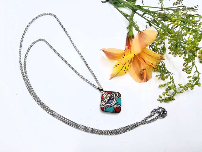 Tibetan Necklace Diamond Red Dot