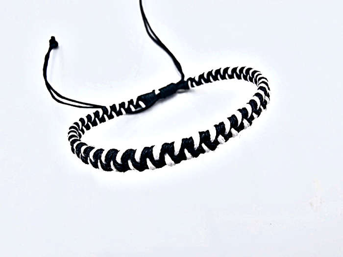String Bracelet (Black) Adjustable