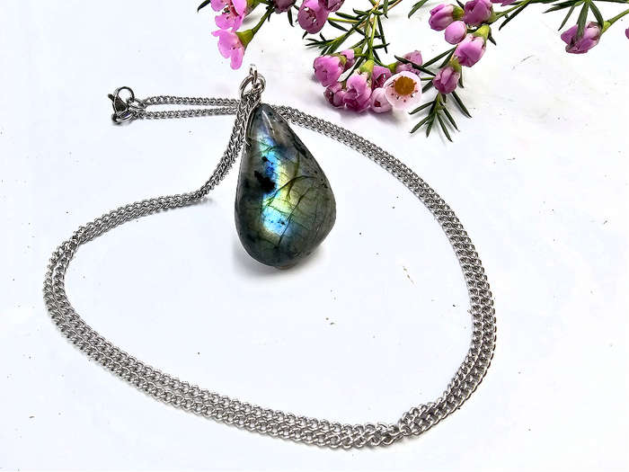 Labradorite Polished Flashy Tear Necklace