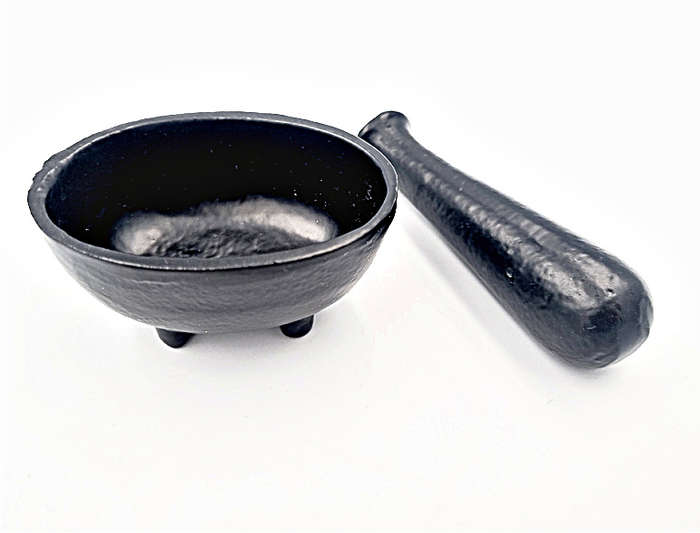 Oval Iron Pestle &amp; Mortar (8cm)