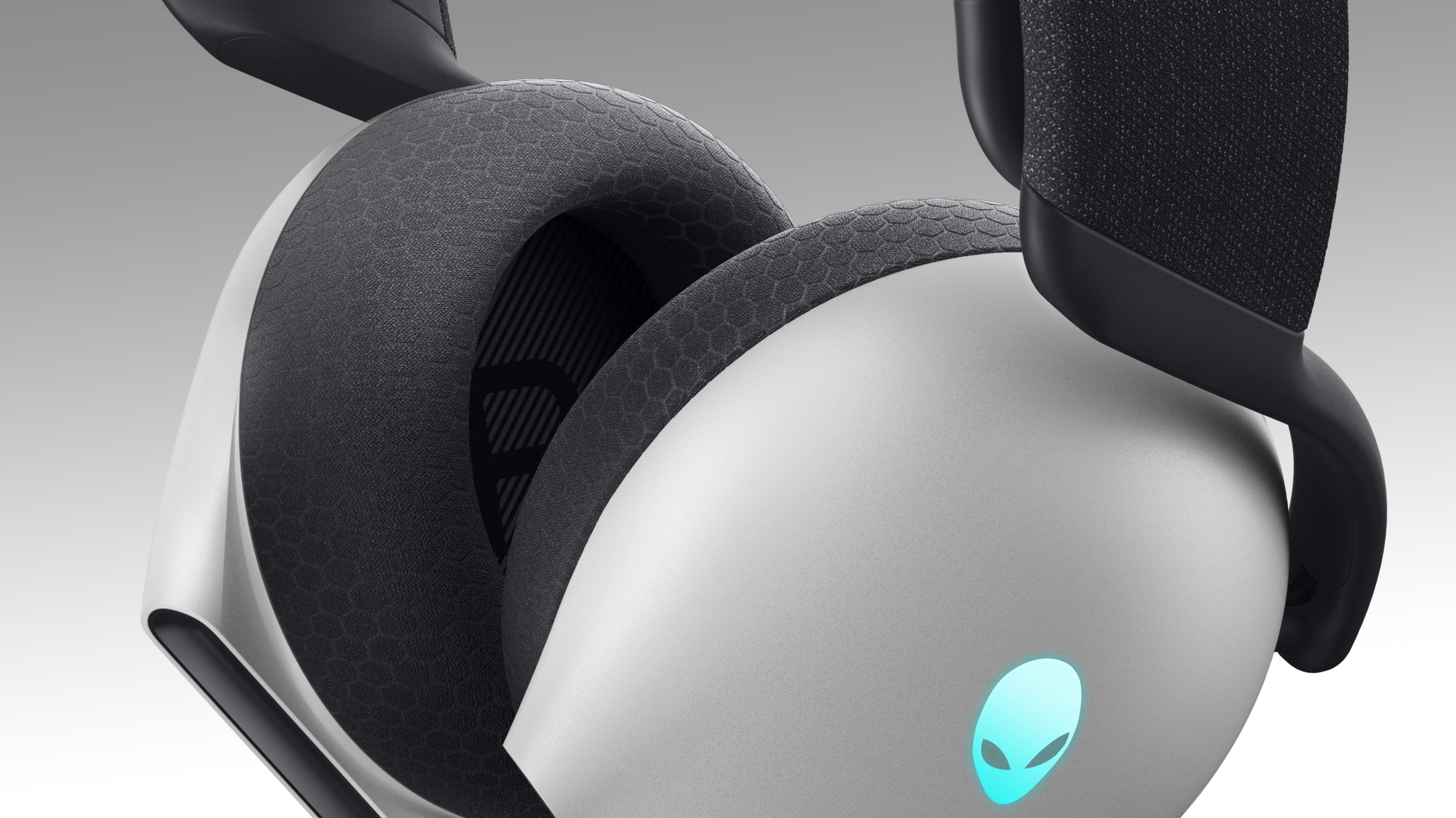Dell Alienware AW520H Wired Gaming Headset. 
