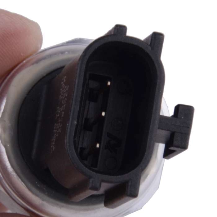 A/C Pressure Switch Sensor Fit for: Hyundai i10 i20 Genesis Kia Optima Sportage