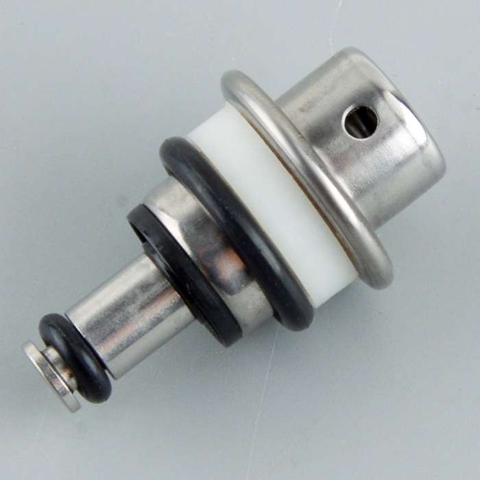 Fuel Injection Pressure Regulator Fit for Toyota Corolla Lexus Scion 23280-21010