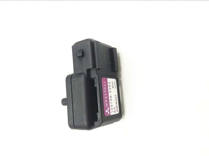 Intake pressure sensor MR577031 For Mitsubishi Pajero III Shogun L200