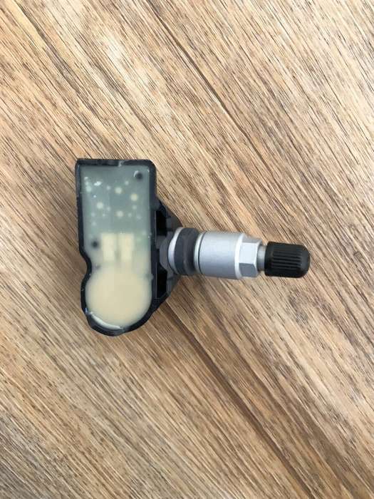 TPMS Tire pressure sensor Genuine RDK RDC 5Q0907275B Fits For Audi Q7