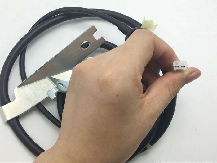 ABS wheel speed sensor 56310-62J00 For SUZUKI SWIFTIII M15A 1.5L M13A 1.3L