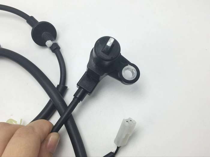 ABS wheel speed sensor 56310-62J00 For SUZUKI SWIFTIII M15A 1.5L M13A 1.3L