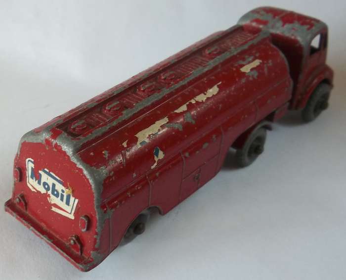 MATCHBOX Lesney Regular Wheels MAJOR PACK No.1 Thornycroft 2400 Gallon Trailer Tanker MOBILGAS OIL