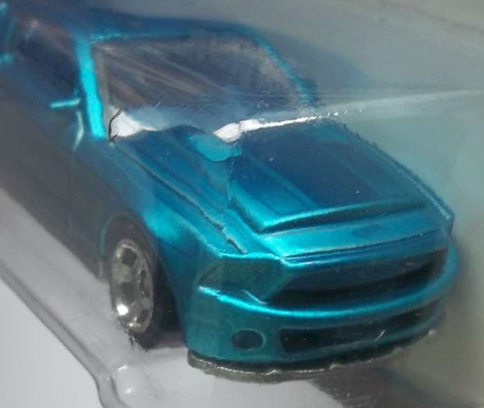 Hot Wheels Cool Classics 2010 Ford Mustang Shelby 500 Super Snake HOTWHEELS - MATCHBOX SCALE