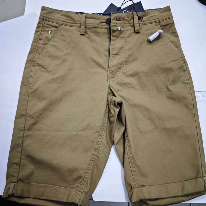 SOVIET M DONTE KHAKI SHORTS