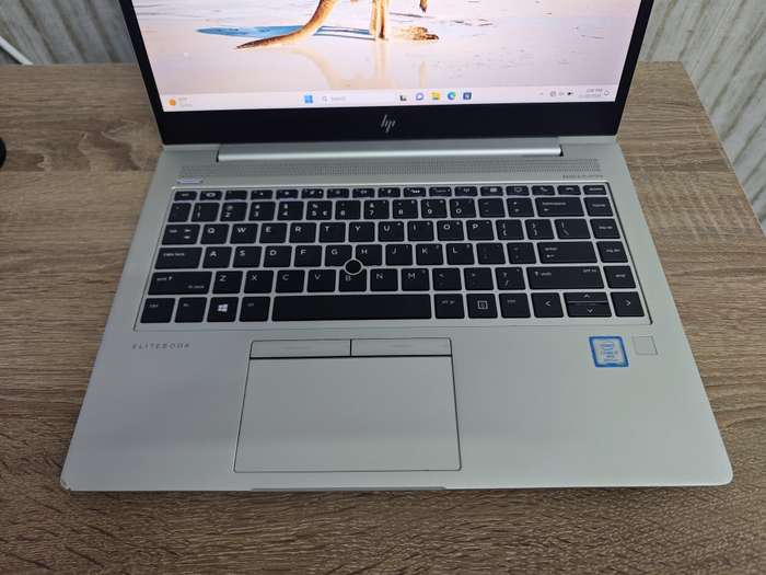 HP EliteBook 840 G5 8TH Gen i7-8650/ 16GB RAM/ 256GB SSD/ LTE / Backlit Keyboard/ Original Charger